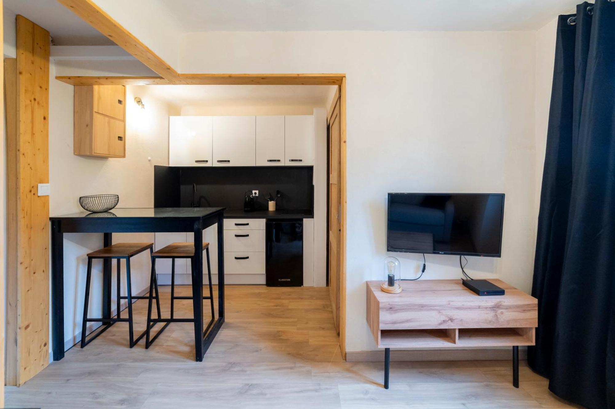 La Galleanne Studio Agreable Et Chaleureux Briançon Eksteriør billede