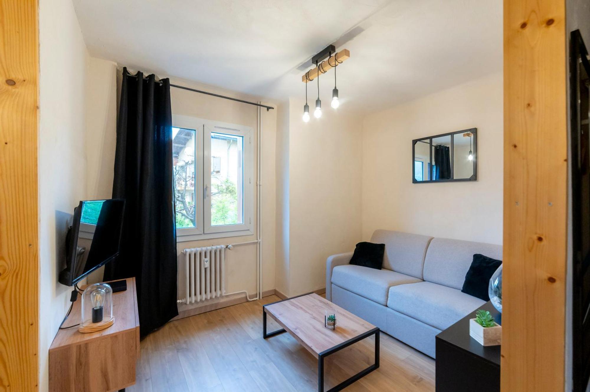 La Galleanne Studio Agreable Et Chaleureux Briançon Eksteriør billede